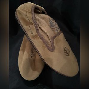 BN Four Seasons private jet trip velvet slippers with socks